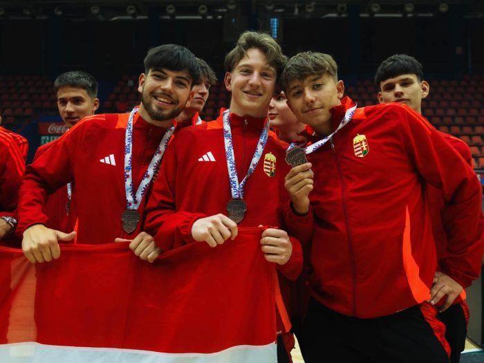 Bronzérmet szerzett a győri Bercsényi csapata az U18-as futsal Európa-bajnokságon2.jpg