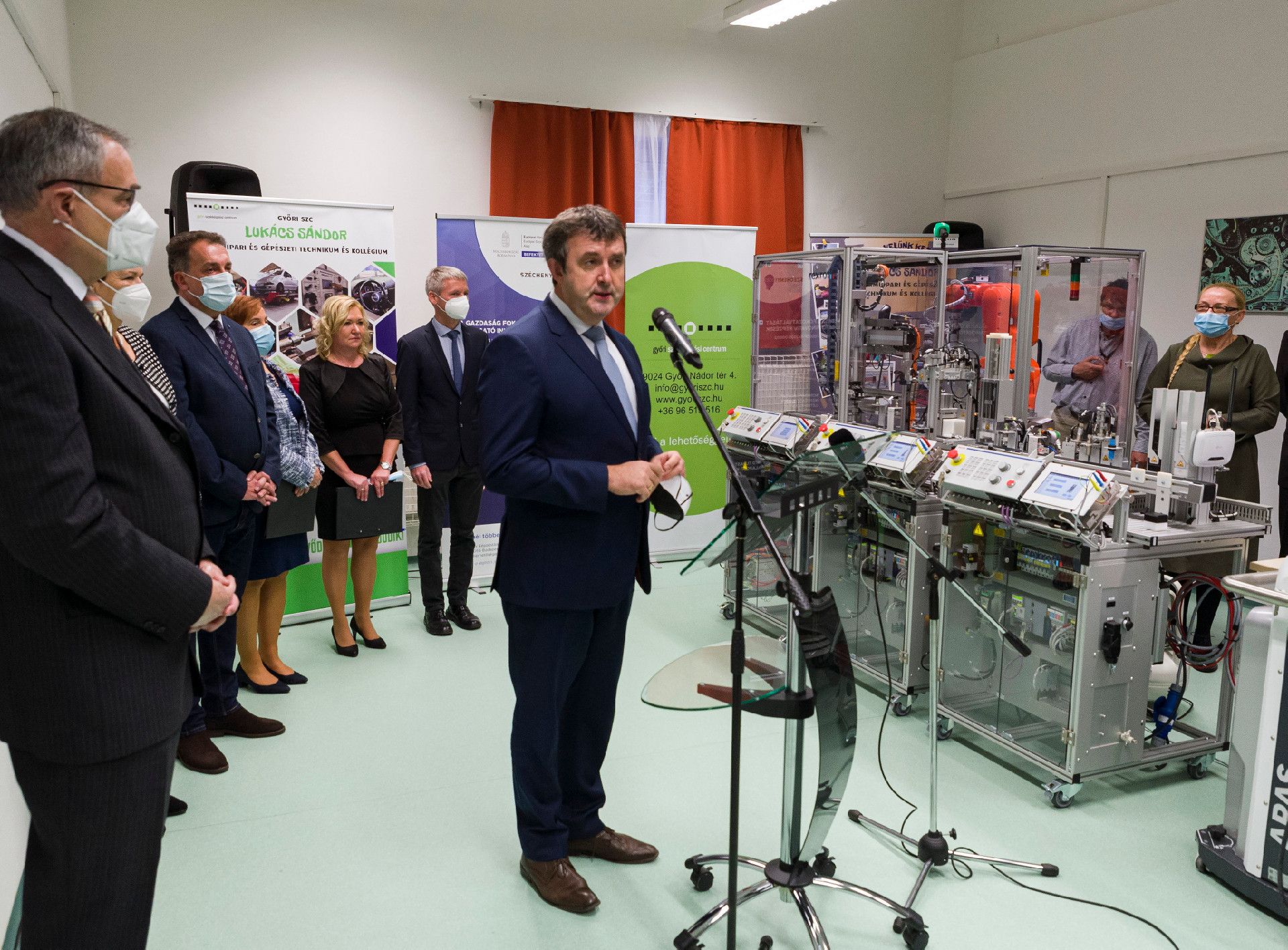 Új gyártásszimulációs berendezéssel bővült a Győri Szakképzési Centrum című hír borítóképe
