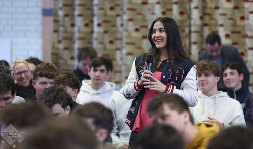 Lukácsosok kérdezték a minisztert