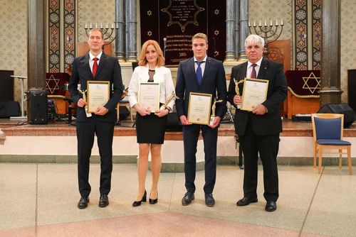 Magyar oktatás és köznevelés kategóriában Jármy-Takács Judit, a győri Baksa Gimi tanárnője Prima díjban részesült